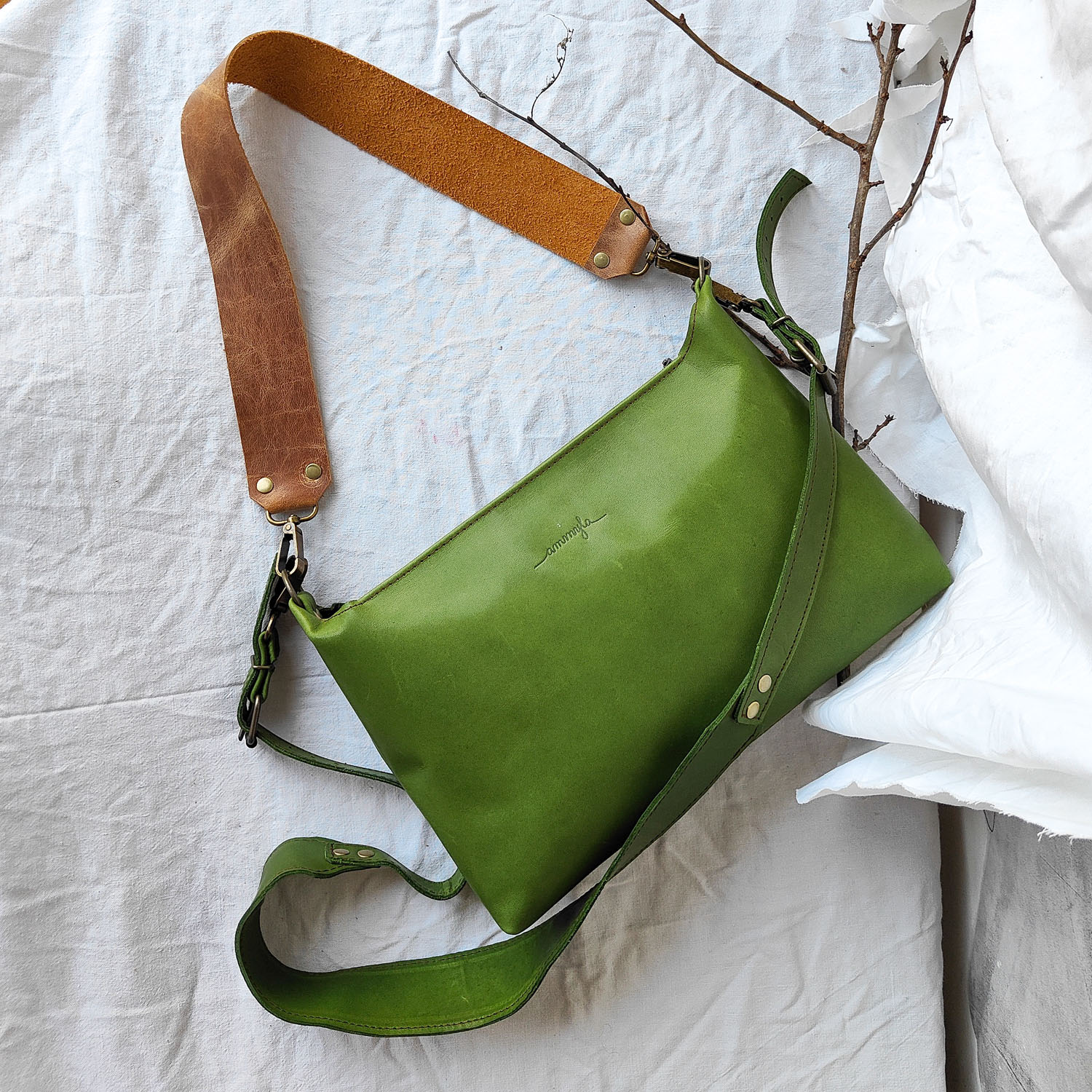 Kožená kabelka Anais Raw (zelená)