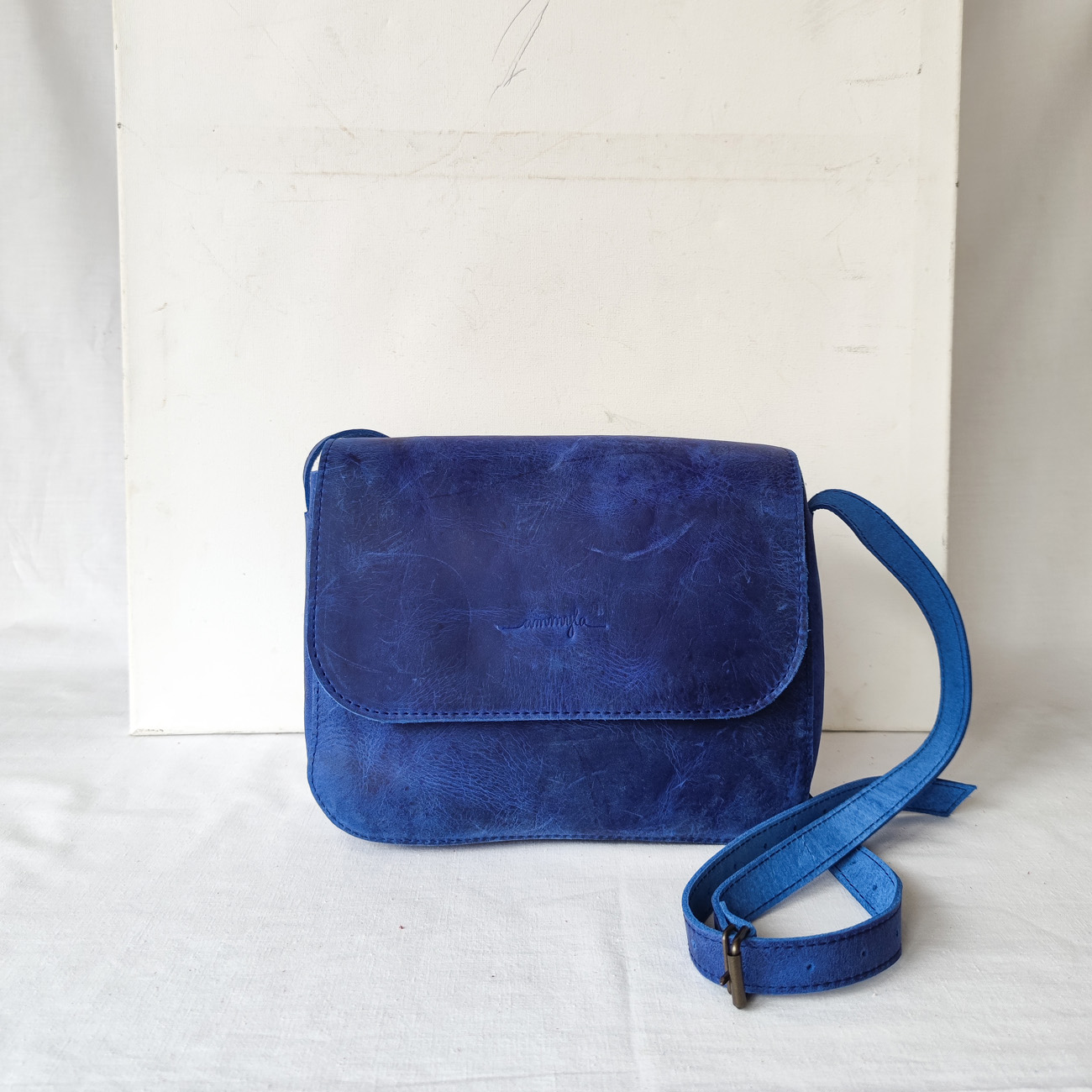 Kožená kabelka Rhea Raw (modrá)