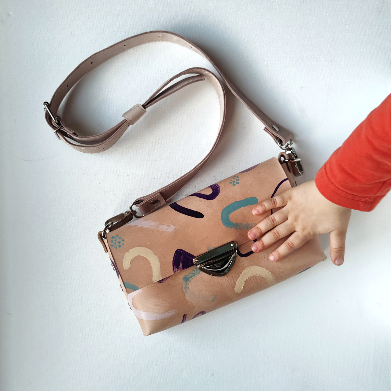 Kožená kabelka MidiMe Smudge (ručne maľovaná)