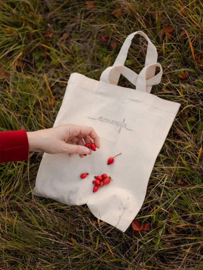 Textilné taštičky, ktoré pribaľujeme ku každej kabelke, vznikli prioritne ako jej ochrana. Taká malá zóna bezpečia pre...