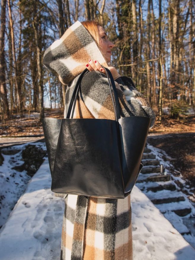 Darčeky su rozdané. Počuješ to ticho, pokoj? Teraz si na rade ty. Nie ako odmena. Ako rozhodnutie 🤍 . Kabelka Roxane 📷...